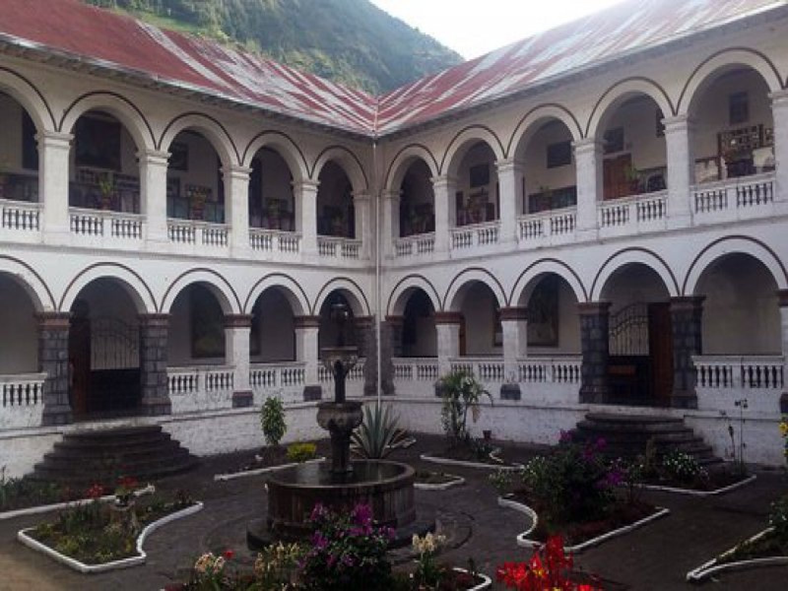 Museo Fray Enrique Mideros en Baños de Agua Santa