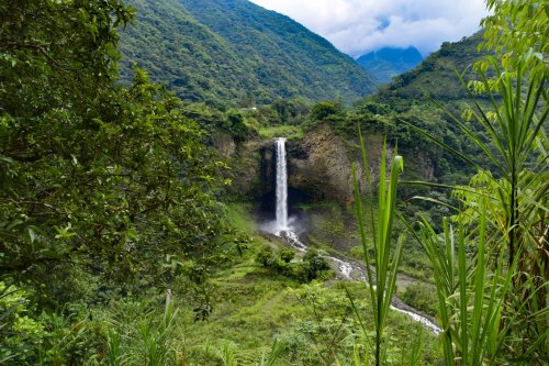 Cascada Manto de la Novia en Baños de Agua Santa Ecuador